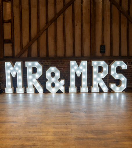 Light up Mr & Mrs | Mr & Mrs | 4ft Light up letters | Light up letters | wedding | wedding letters | wedding decorations |